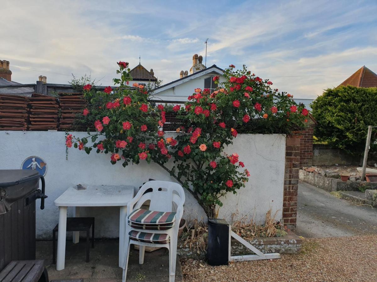 مبيت وإفطار بيرتشينغتون Old Coach House المظهر الخارجي الصورة